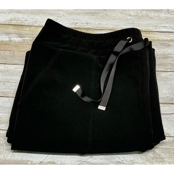 Weekends by Chico's Black Crop Wide Leg Pull On Cargo Pants Size 0(U.S. size 4) - Picture 1 of 7